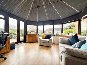 Photo 16- click for photo gallery